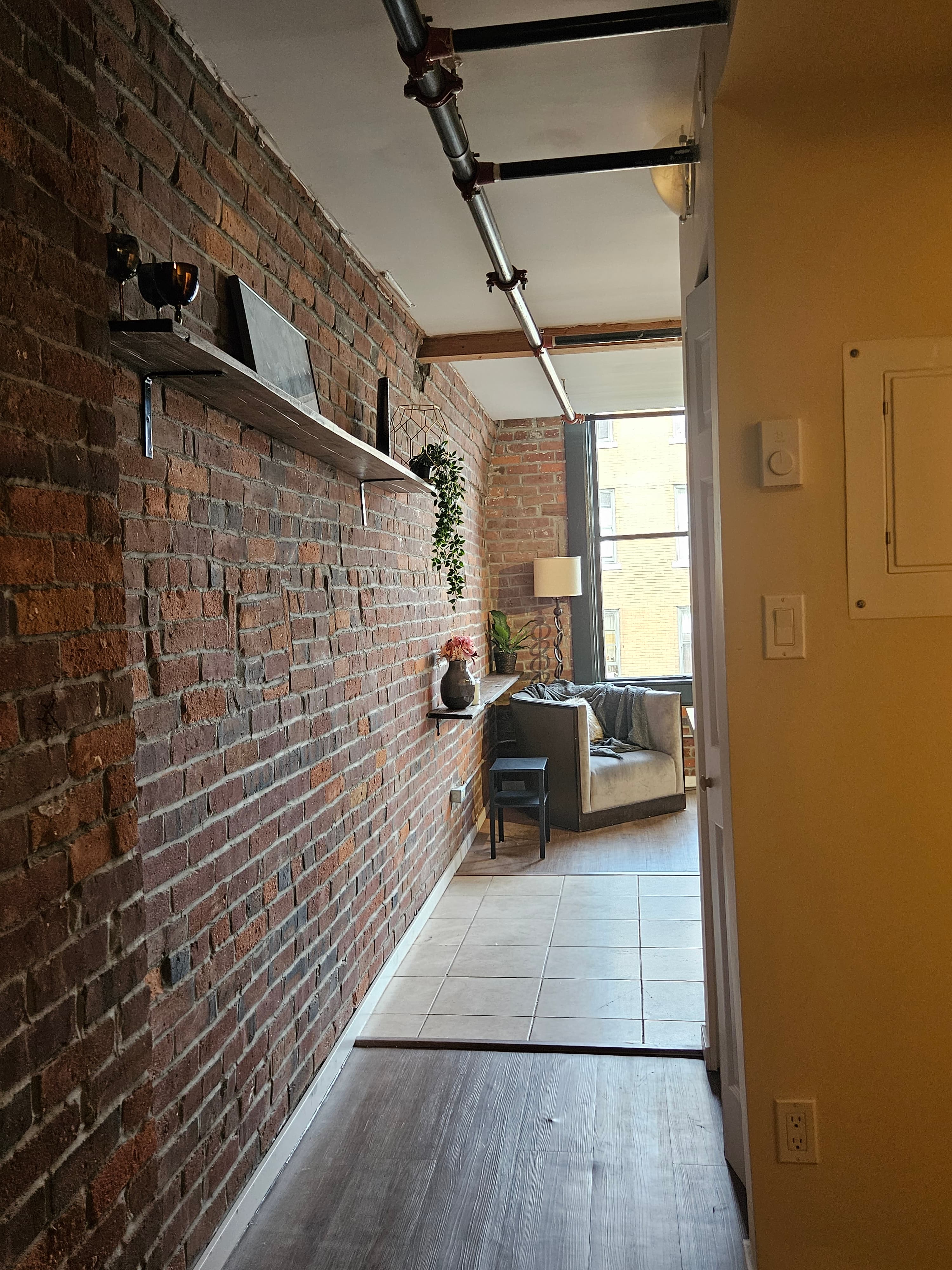 40 Powell #408 - Cozy Studio in Gastown