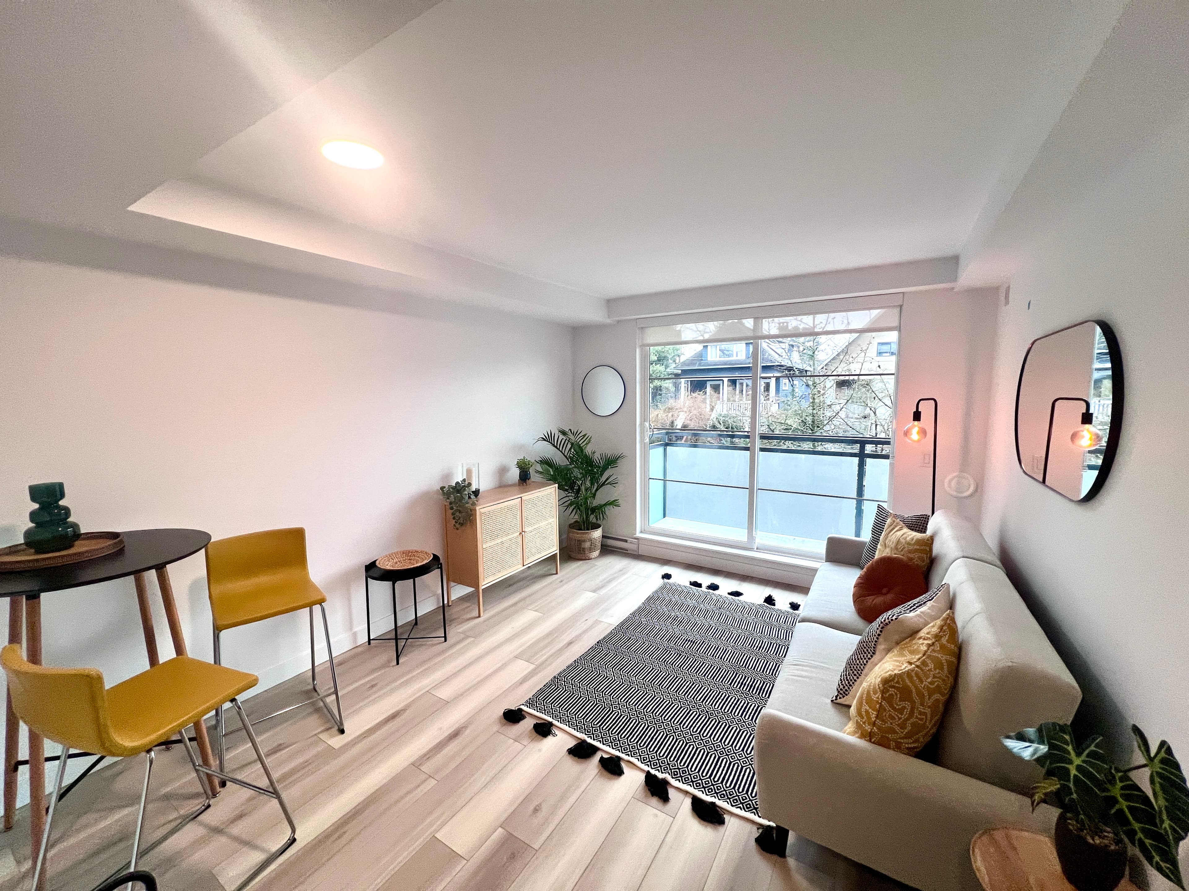 Modern 1-Bedroom in the Heart of Commercial Drive