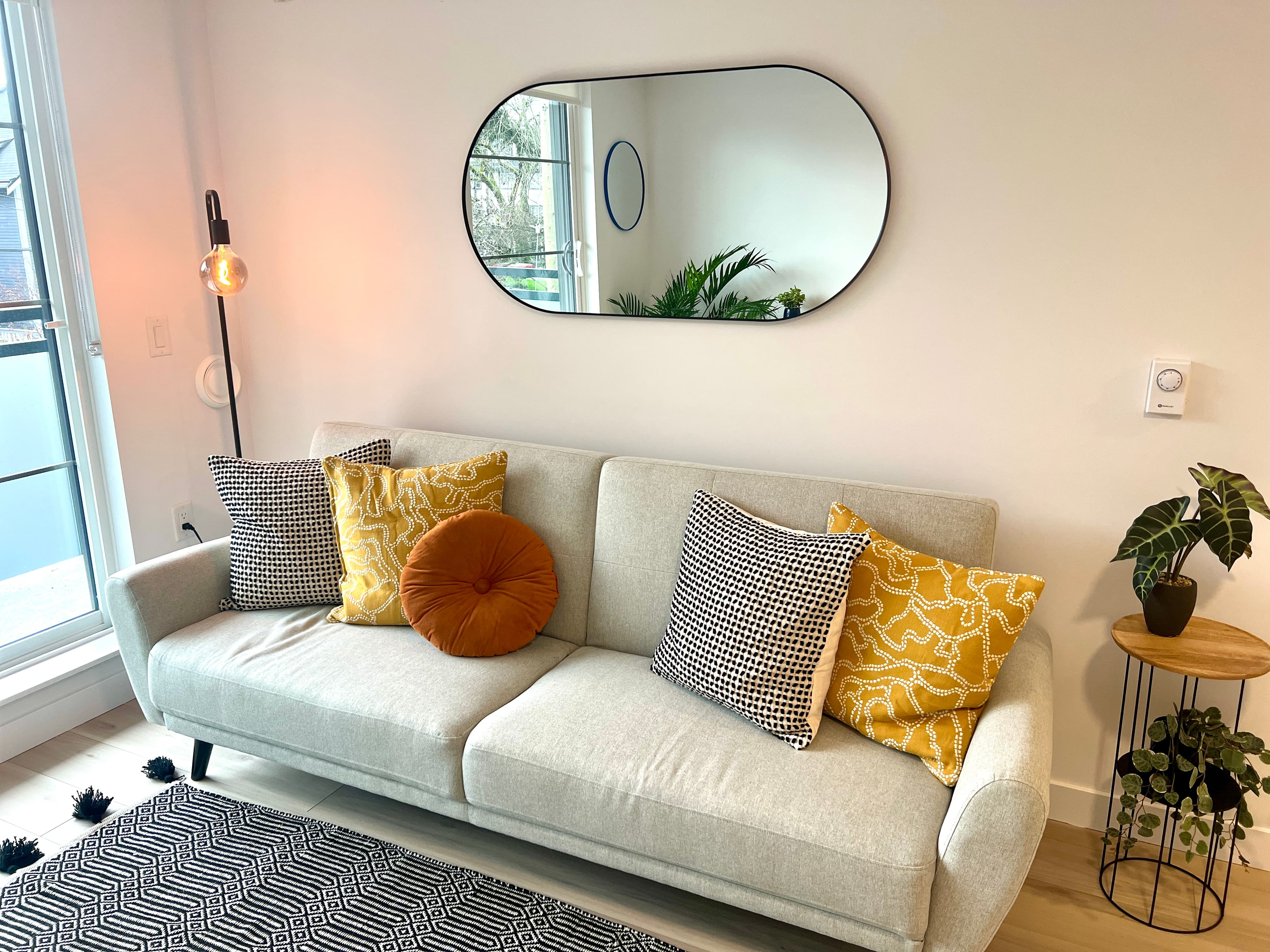 Modern 1-Bedroom in the Heart of Commercial Drive