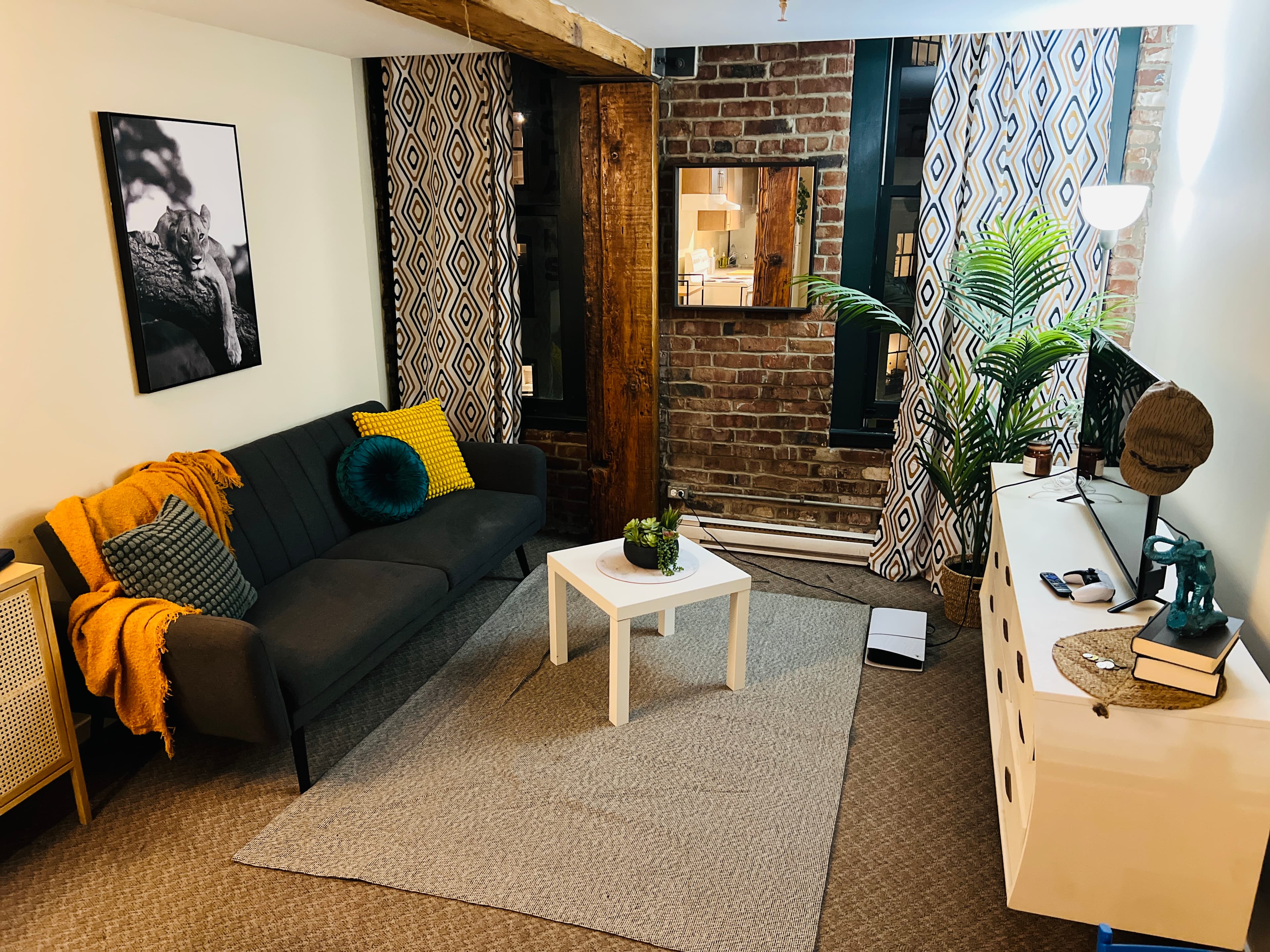 40 Powell #501 - Modern 1BR in Gastown