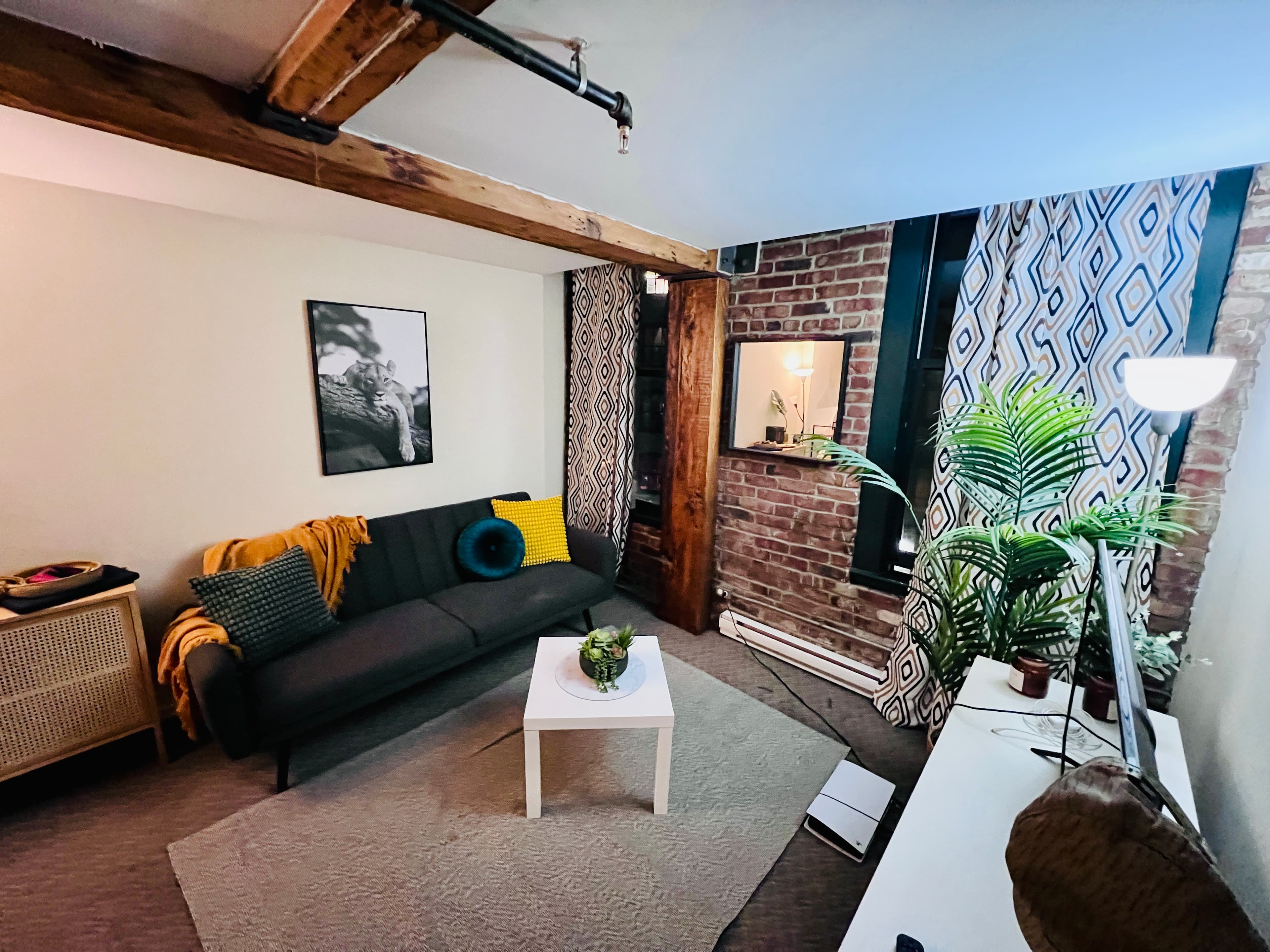 40 Powell #501 - Modern 1BR in Gastown