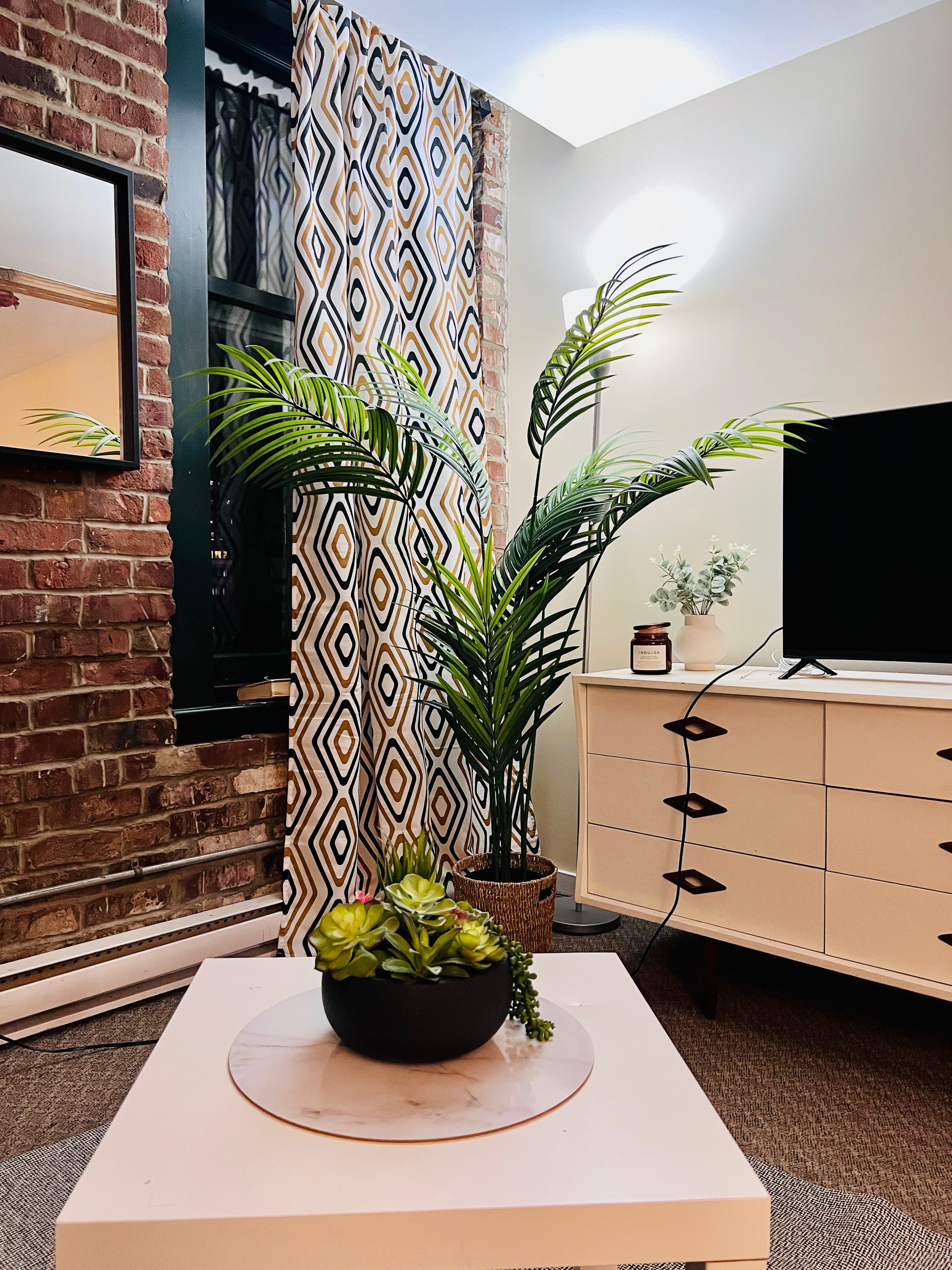 40 Powell #501 - Modern 1BR in Gastown