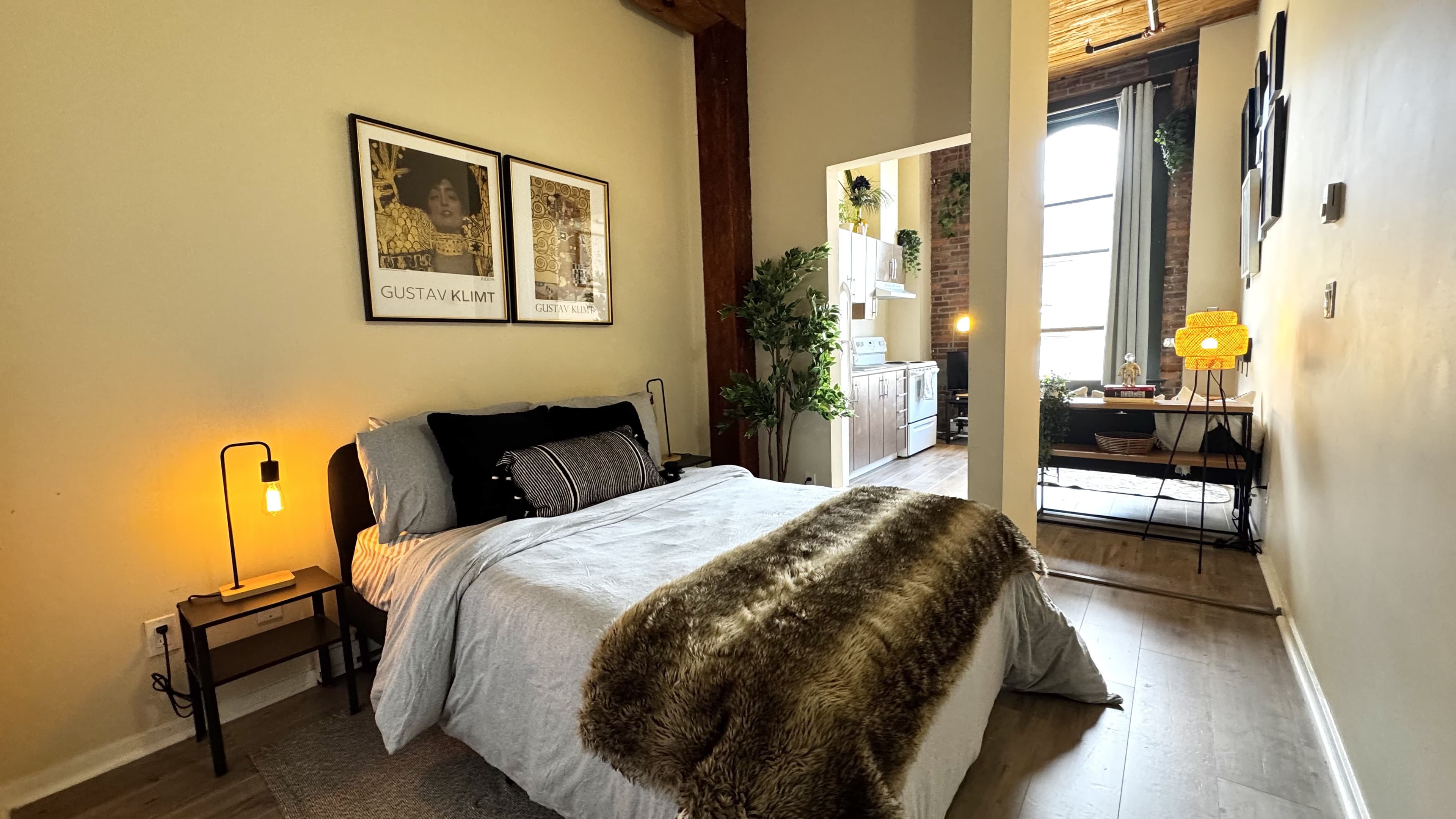 40 Powell #501 - Modern 1BR in Gastown