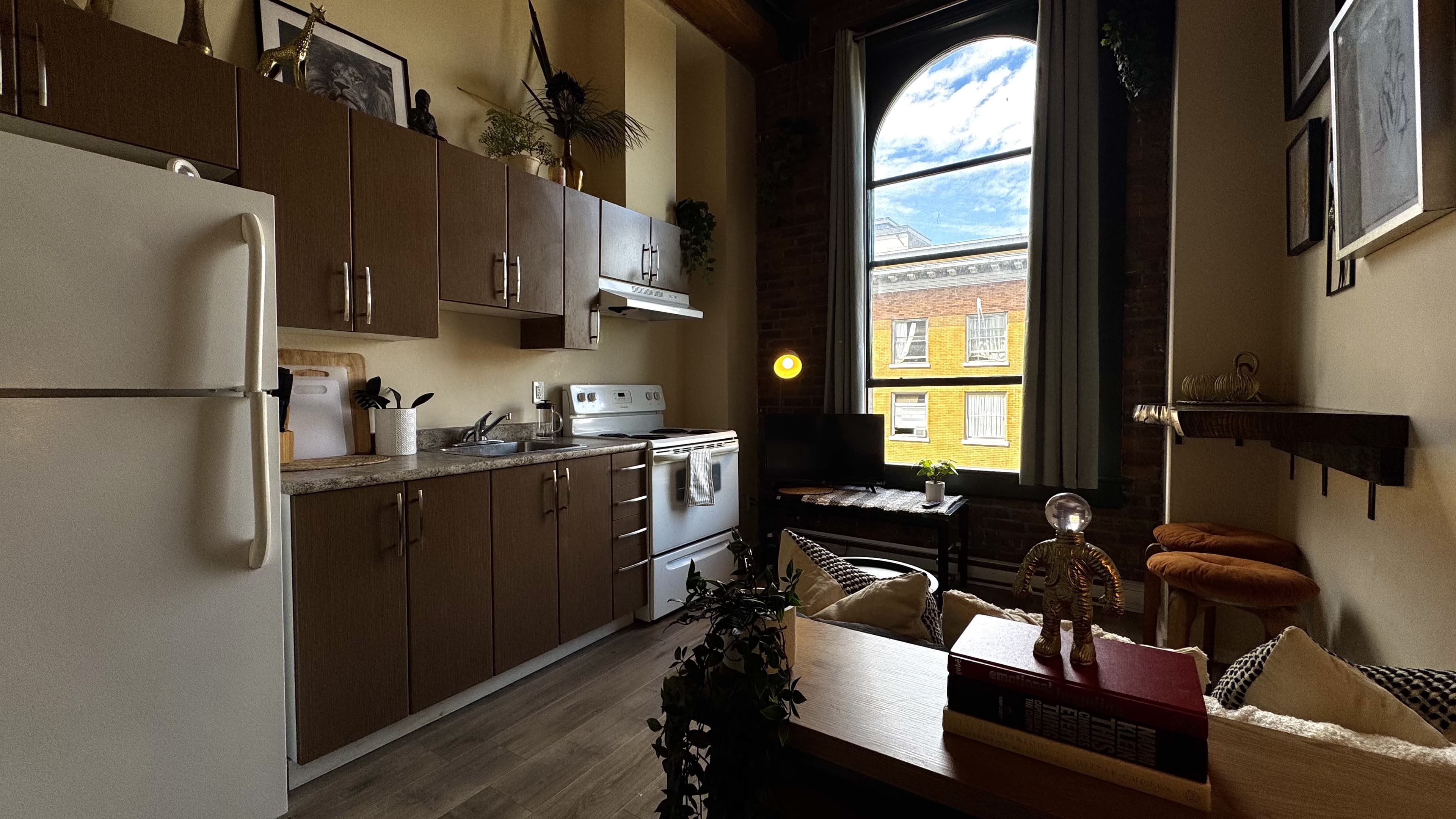 40 Powell #501 - Modern 1BR in Gastown
