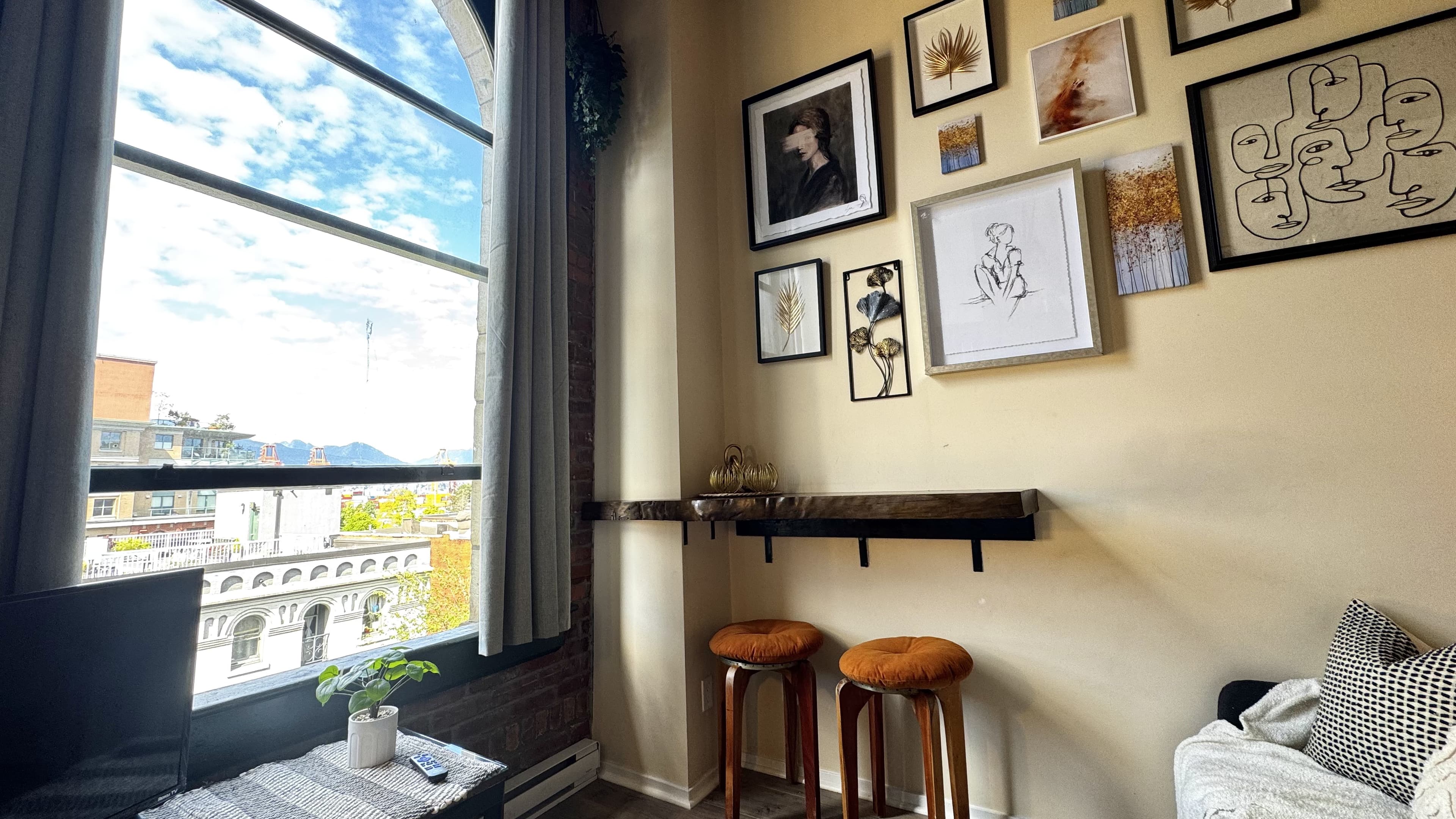 40 Powell #501 - Modern 1BR in Gastown