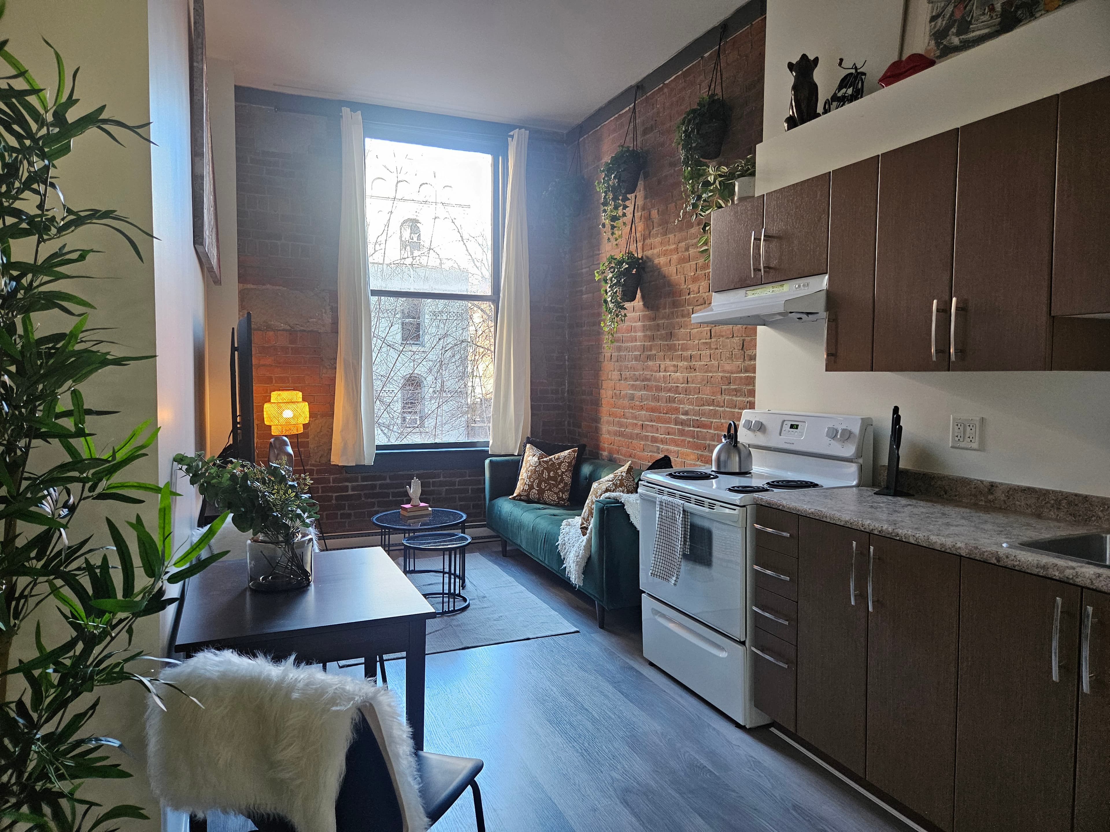 40 Powell #203 - Cozy 1BR in Gastown