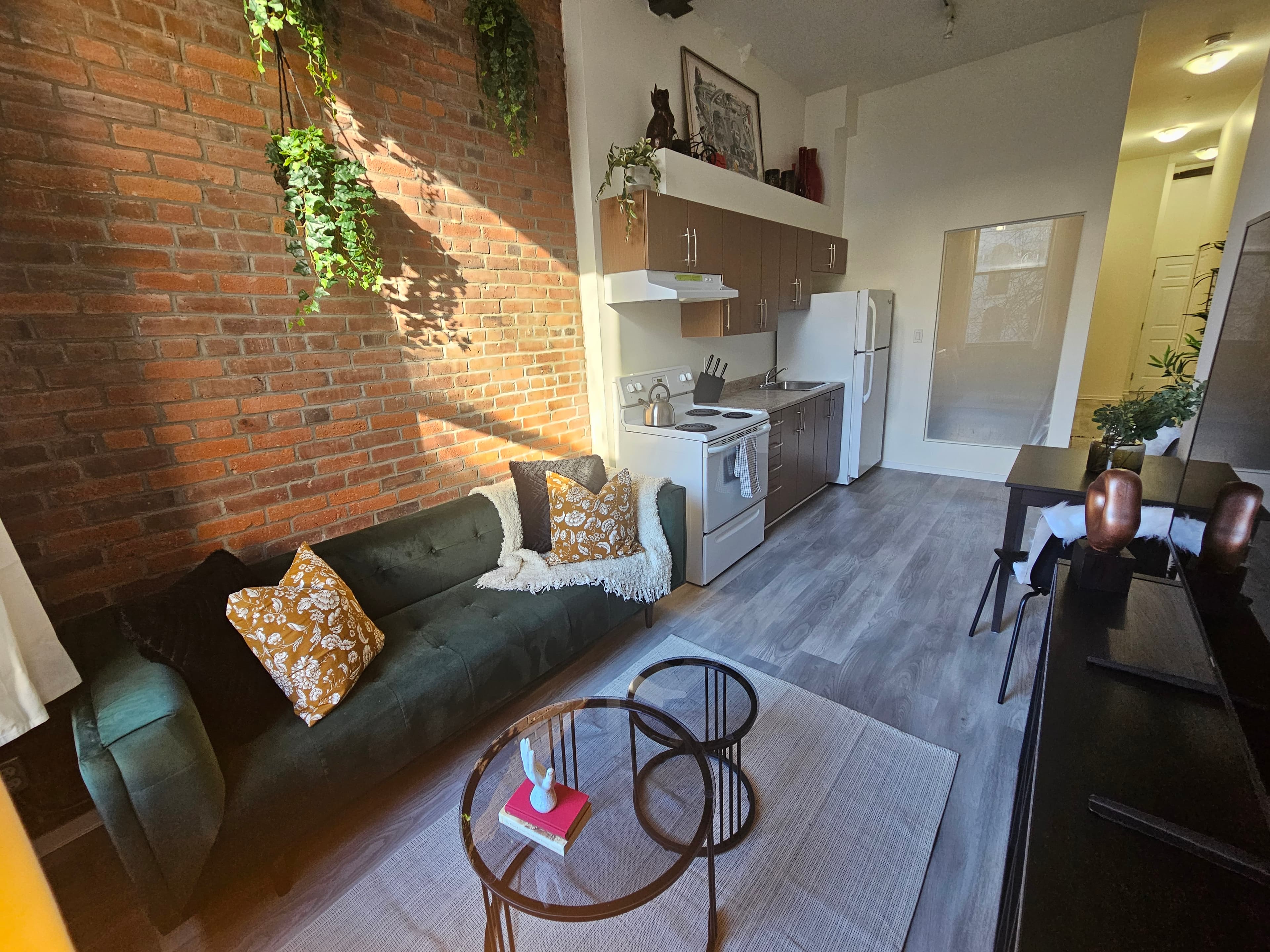 40 Powell #203 - Cozy 1BR in Gastown