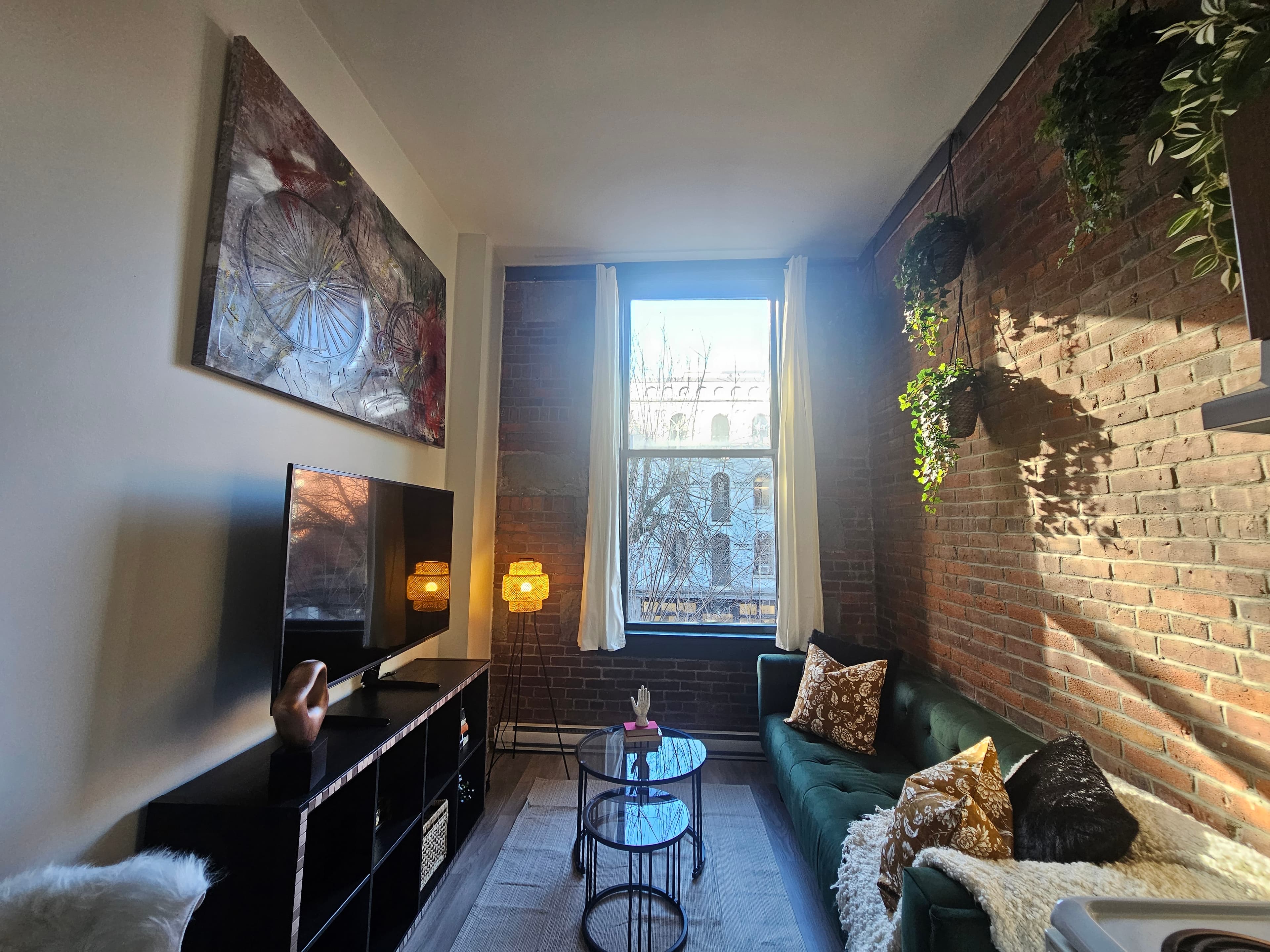 40 Powell #203 - Cozy 1BR in Gastown