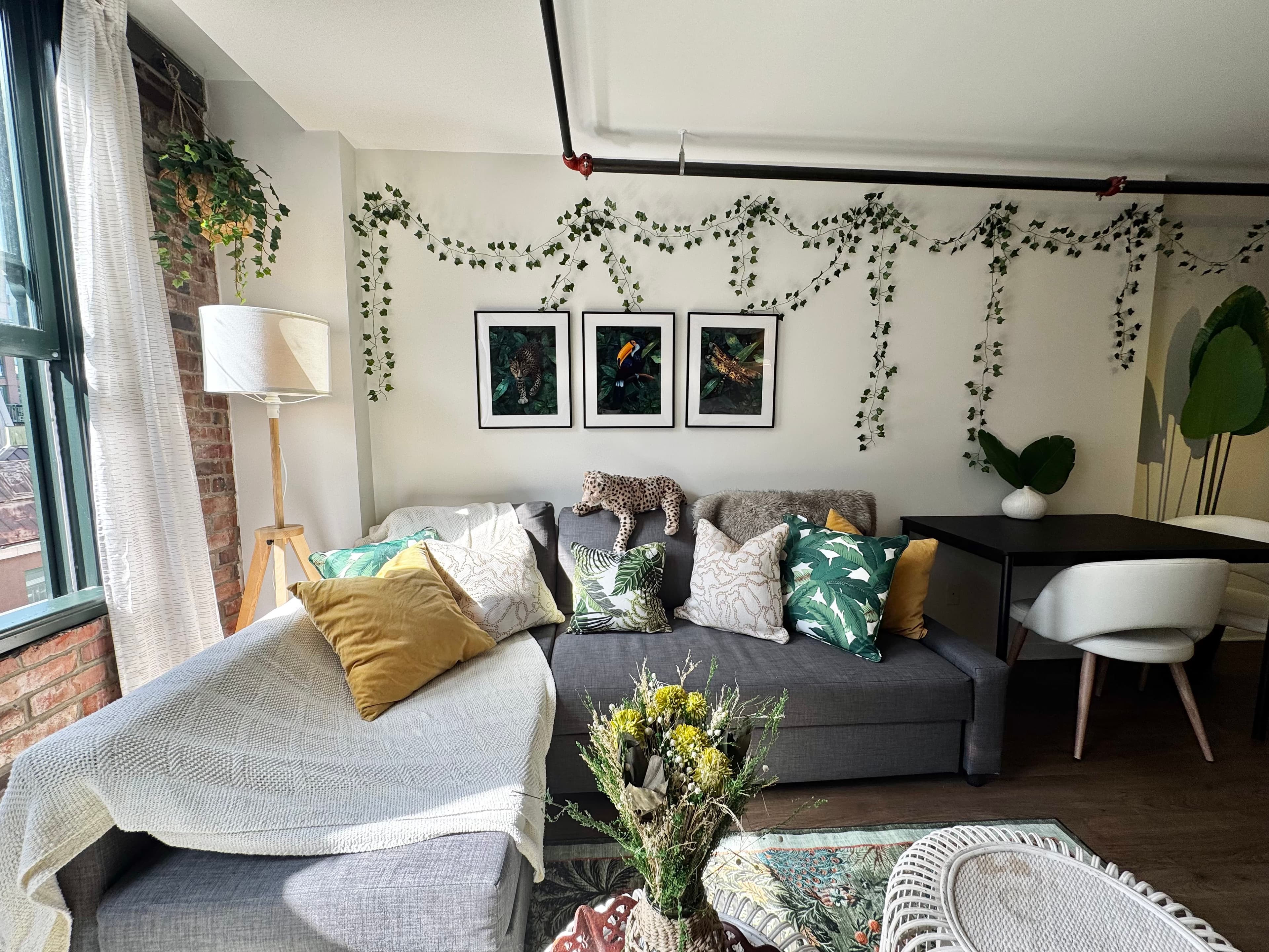 40 Powell - Fully Furnished 1 BR in the Jungle!